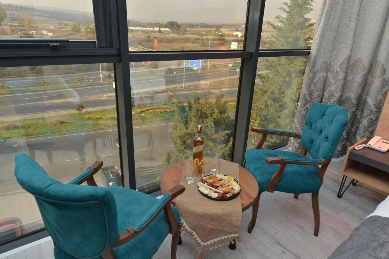 Mills Hotel Текидраг Екстериор снимка