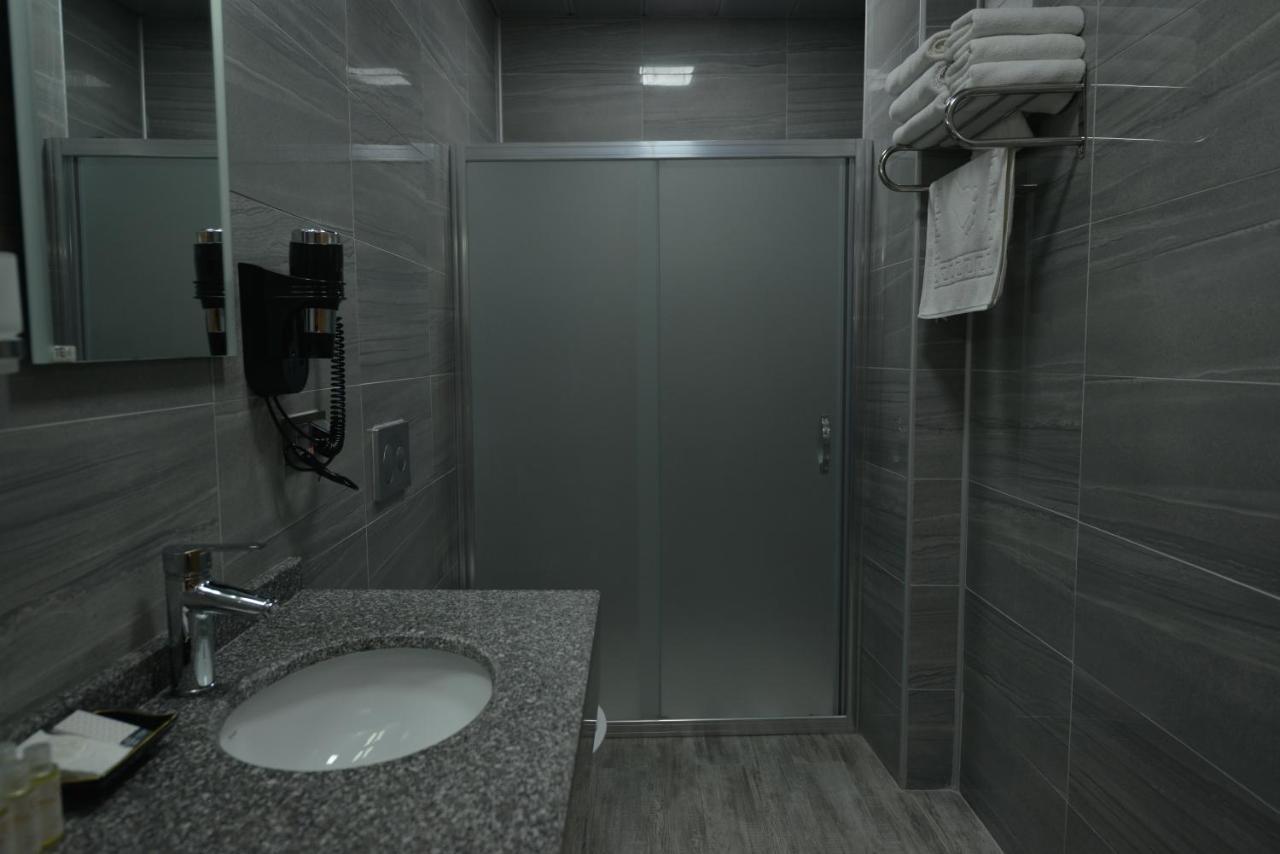 Mills Hotel Текидраг Екстериор снимка