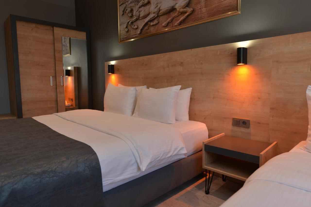 Mills Hotel Текидраг Екстериор снимка