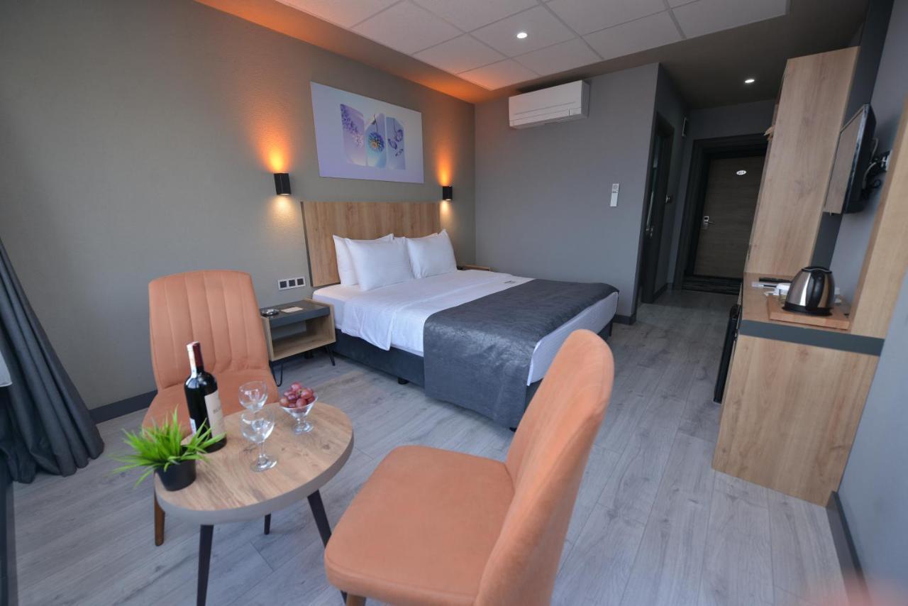 Mills Hotel Текидраг Екстериор снимка