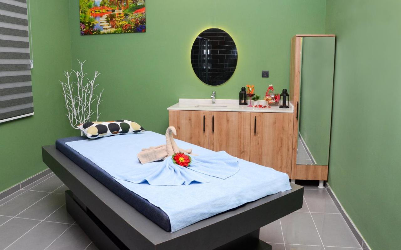 Mills Hotel Текидраг Екстериор снимка