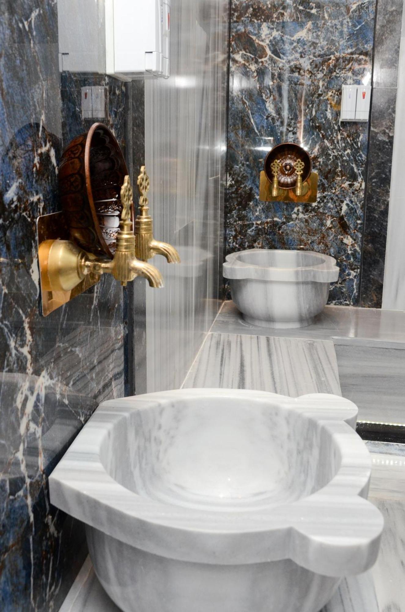 Mills Hotel Текидраг Екстериор снимка