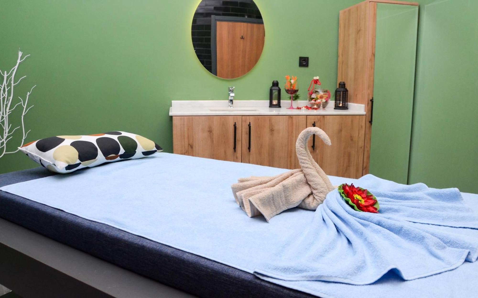 Mills Hotel Текидраг Екстериор снимка